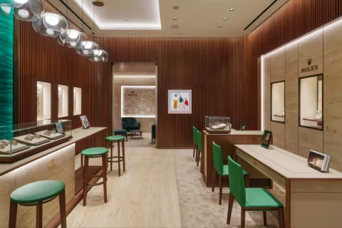 Kontaktieren Sie Stebler Gstaad – offizieller Fachhändler für Rolex Uhren